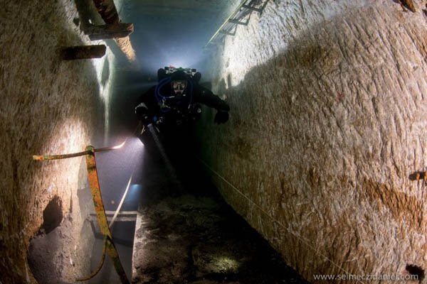 Merülés a folyosó mélyén