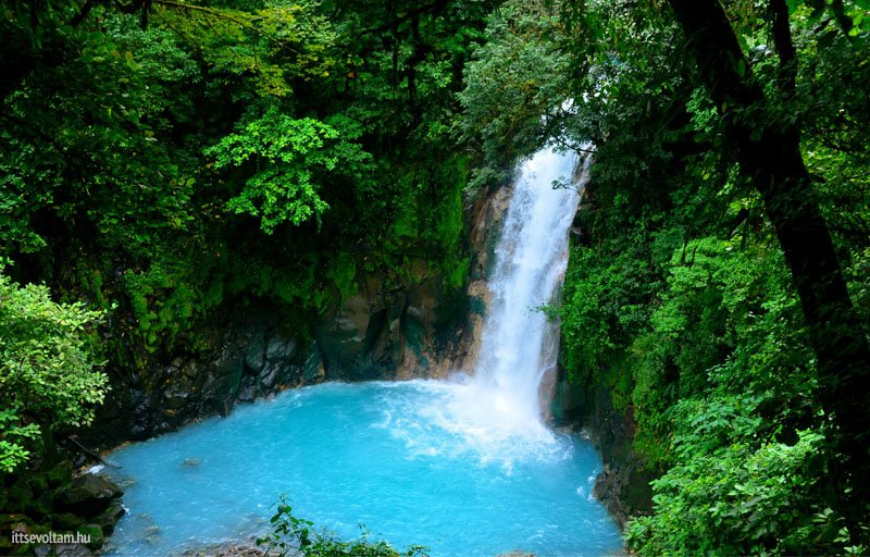 Fantasztikus úti cél Costa Rica-n: a Rio Celeste